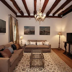 https://le-conterie-blu-e-rosse.hotelslidodijesolo.com